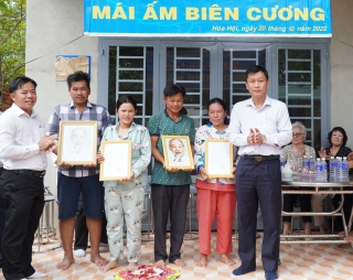 Hội Bảo trợ vì người nghèo tỉnh Tây Ninh trao nhà "Mái ấm biên cương" tại xã Hoà Hội