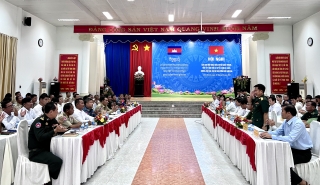 Châu Thành: Giao ban đối ngoại với các huyện Romeas Haek, Romduol và Svay Theab thuộc tỉnh Svay Rieng, Vương quốc Campuchia