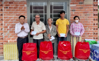 Chủ tịch UBMTTQVN tỉnh Nguyễn Văn Hợp trao tặng 4 căn nhà đại đoàn kết cho người nghèo tại Châu Thành