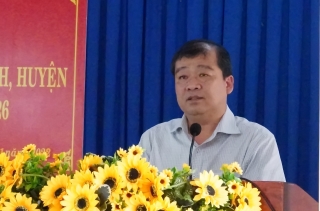 Phó Chủ tịch Thường trực UBND tỉnh Võ Đức Trong tiếp xúc cử tri thị trấn Tân Biên