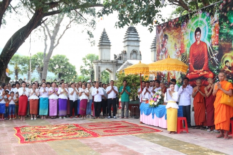 Lễ dâng y Kathyna tại chùa Botumkirirangsey.