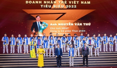 Công ty TNHH Tân Ngọc Lực được tặng Giải thưởng Sao Đỏ - Doanh nhân trẻ tiêu biểu năm 2022 và Bằng khen của UBTƯ Hội Liên hiệp Thanh niên Việt Nam