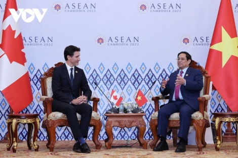 Thủ tướng Phạm Minh Chính gặp Thủ tướng Canada Justin Trudeau