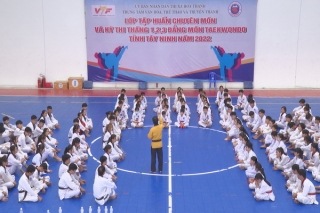 Hòa Thành: Tập huấn chuyên môn cho đội ngũ huấn luyện viên Taekwondo