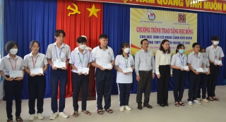 Hội Nhà báo Tây Ninh: Trao học bổng cho học sinh có hoàn cảnh khó khăn tại TP. Tây Ninh và huyện Dương Minh Châu