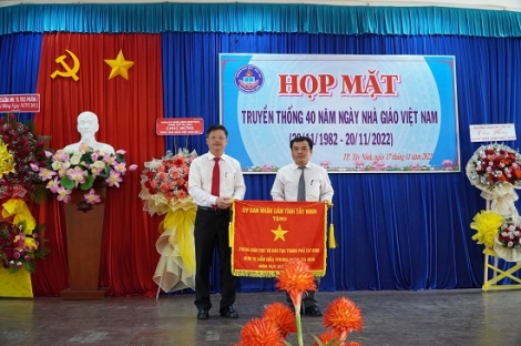 Thành phố Tây Ninh: Họp mặt kỷ niệm 40 năm Ngày Nhà giáo Việt Nam