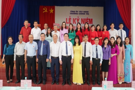 Trưởng Ban Tuyên giáo Trung ương thăm, chúc mừng Trường Chính trị Tây Ninh