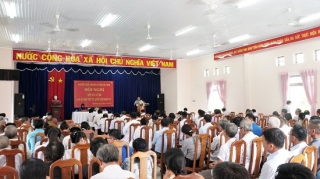 Đại biểu Hoàng Thị Thanh Thuý và Trần Hữu Hậu tiếp xúc cử tri thị xã Trảng Bàng