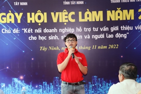 Ngày hội việc làm năm 2022 thu hút hàng trăm học sinh, sinh viên tham gia