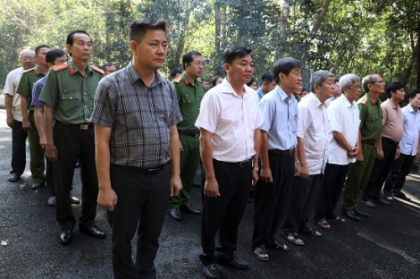 Công an Tây Ninh: Dâng hương tưởng niệm, tri ân các anh hùng liệt sĩ Đoàn U70