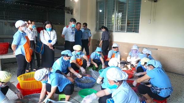 Bảo đảm sức khoẻ cho trẻ em, học sinh là điều kiện tiên quyết