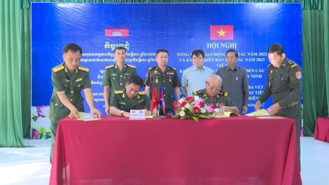 Ký kết biên bản hợp tác giữa Ban CHQS huyện Bến Cầu với Chi khu Quân sự thành phố Bavet, huyện Svay Theab, tỉnh Svay Rieng
