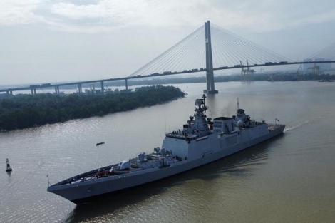 Uy lực của khu trục hạm Ấn Độ vừa ghé thăm Việt Nam