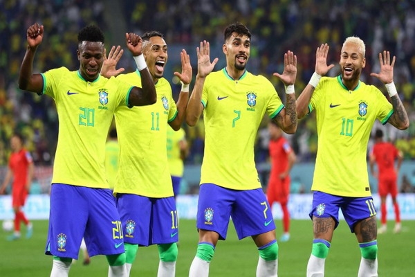 Thắng đậm Hàn Quốc, đội tuyển Brazil vào tứ kết World Cup