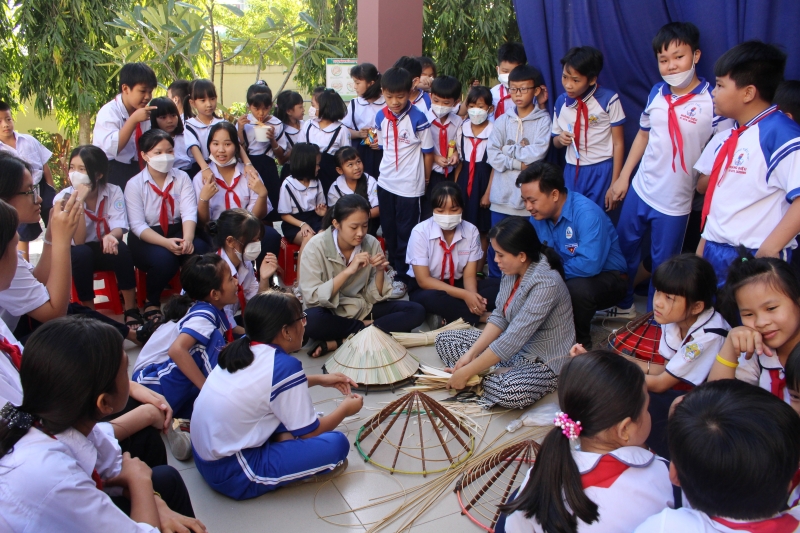 Điểm tin địa phương