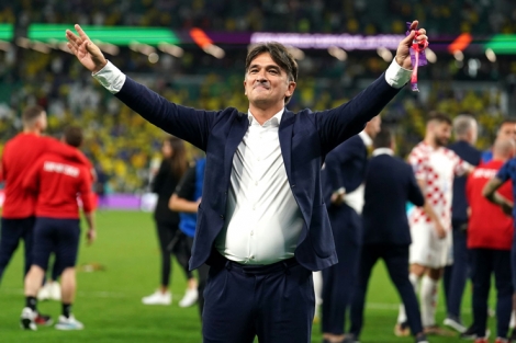 Croatia đả bại Brazil: HLV Tite tuyên bố từ chức, HLV Dalic "bật tung" cảm xúc