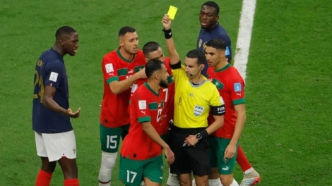 LĐBĐ Morocco gửi đơn khiếu nại lên FIFA, CĐV đồng lòng đòi đá lại trận bán kết