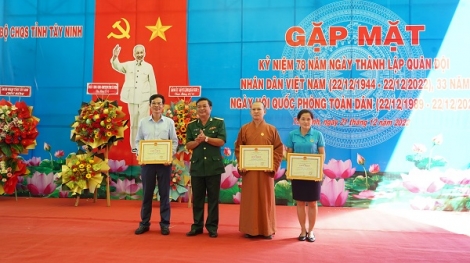 Trao Huân chương Bảo vệ Tổ quốc cho 17 cá nhân tại Tây Ninh