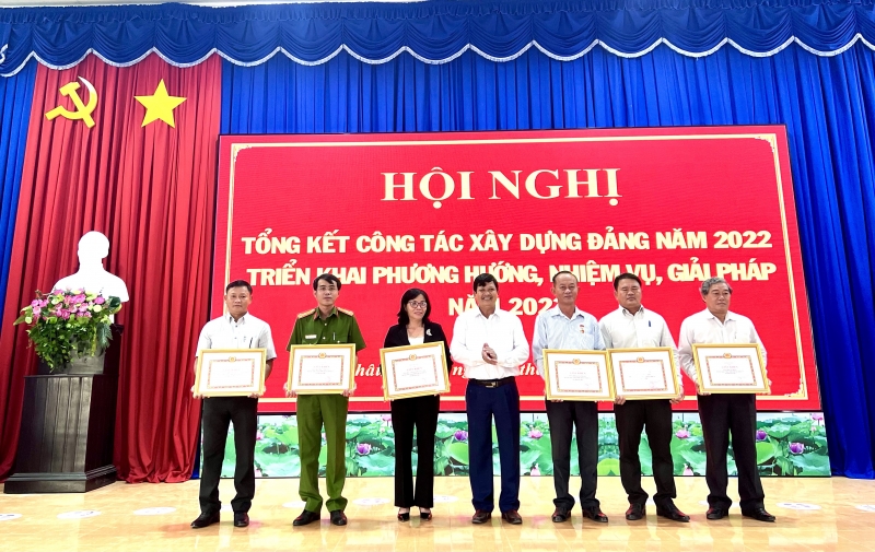 Năm 2022: Huyện Châu Thành phát triển đảng viên mới đạt 125,32%