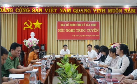 Ban Tổ chức Tỉnh uỷ Tây Ninh nhận cờ thi đua xuất sắc tiêu biểu năm 2022