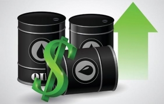 Giá dầu thô đồng loạt tăng mạnh do lo ngại nguồn cung thiếu hụt