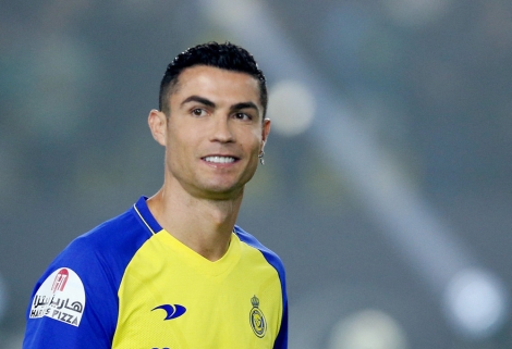 Ronaldo ra mắt hoành tráng màu áo mới Al Nassr