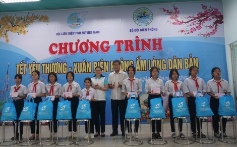 Tổ chức chương trình Tết yêu thương tại xã Thành Long