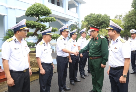 Thượng tướng Phạm Hoài Nam: Kiểm tra, chúc Tết Bộ Tư lệnh Vùng 4 Hải quân