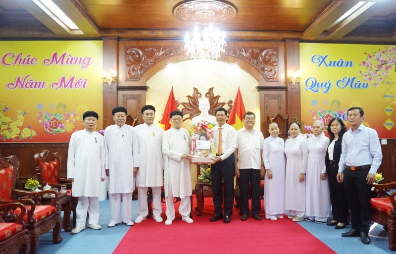 Hội Thánh Cao đài Toà Thánh Tây Ninh thăm, chúc Tết lãnh đạo Tỉnh uỷ