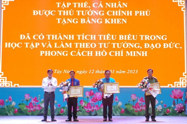 Trên 14.000 cán bộ, đảng viên học tập Chuyên đề năm 2023