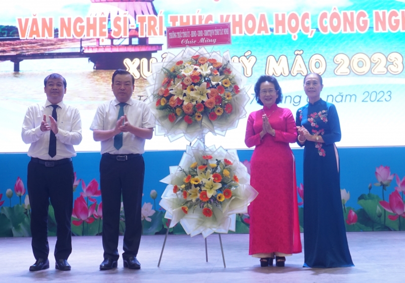 Sáng tạo nghệ thuật, khoa học công nghệ bám sát hiện thực cuộc sống