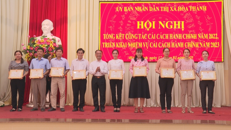 Hòa Thành: Giải quyết hồ sơ trước hạn và đúng hạn đạt 98,2%