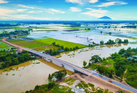 Đẩy mạnh phát triển hạ tầng giao thông tạo đà phát triển kinh tế - xã hội