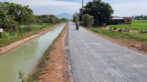 Xây dựng nông thôn mới: Hạ tầng kinh tế - xã hội nông thôn phát triển cơ bản đồng bộ