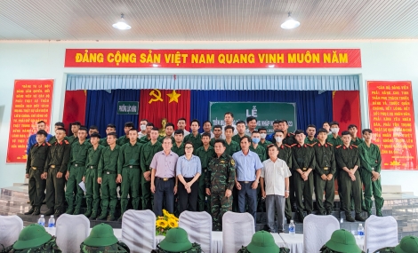 Thị xã Trảng Bàng: Tiễn 261 thanh niên lên đường nhập ngũ