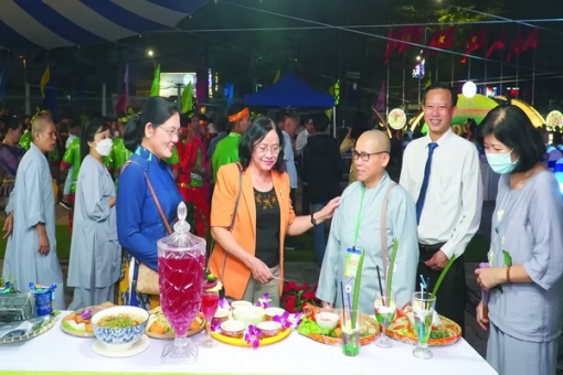 Ngày đầu tiên lễ hội ẩm thực chay - Báo Tây Ninh Online