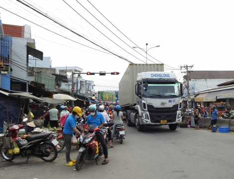 Làm sao để “bớt ùn, giảm tắc” giao thông cục bộ ?