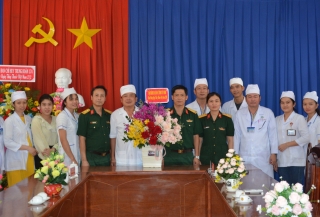 Bộ CHQS tỉnh: Thăm, chúc mừng nhân ngày Thầy thuốc Việt Nam