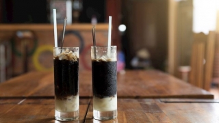 Cà phê sữa đá Việt Nam ‘phá đảo’ bảng xếp hạng ngon nhất thế giới