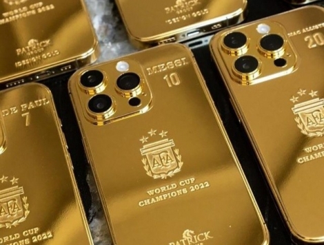 Messi tặng 35 iPhone mạ vàng cho nhân viên và đồng đội