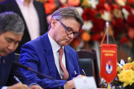 HLV Troussier đưa ra đề nghị gì để giúp Việt Nam hướng đến World Cup?