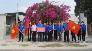 Tân Biên: Ra quân cao điểm tình nguyện chung tay xây dựng nông thôn mới
