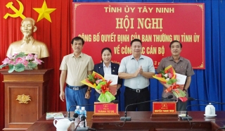 Chủ tịch UBND tỉnh: Trao quyết định về công tác cán bộ tại Tân Biên và Tân Châu
