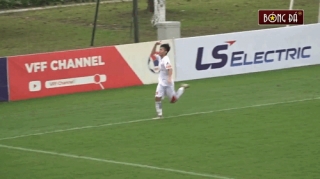 Cầu thủ U17 Viettel chấn thương sau pha ăn mừng bắt chước Ronaldo