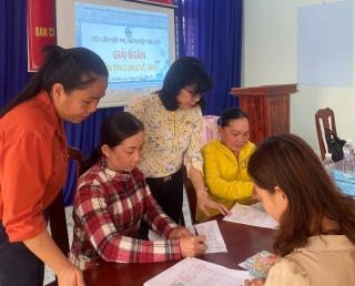 Hội LHPN huyện Tân Biên: Trao vốn vay tín dụng vệ sinh cho hội viên phụ nữ