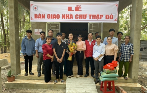 Tân Biên: Trao nhà Chữ thập đỏ cho hộ có hoàn cảnh khó khăn