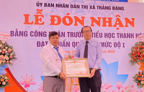 Trường tiểu học Thanh Hoà (thị xã Trảng Bàng): Đón nhận bằng đạt chuẩn quốc gia mức độ I