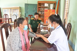 Tân Châu: Khám bệnh, cấp thuốc miễn phí cho 450 người