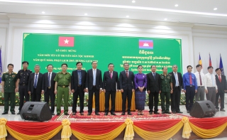 Lãnh đạo tỉnh Tây Ninh chúc mừng Tết cổ truyền dân tộc Khmer tại tỉnh Prey veng