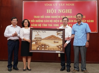 Tây Ninh - Trà Vinh: Trao đổi kinh nghiệm về công tác bồi dưỡng cán bộ